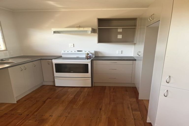 Photo of property in 1/24 Hillcrest Avenue, Hillcrest, Auckland, 0627