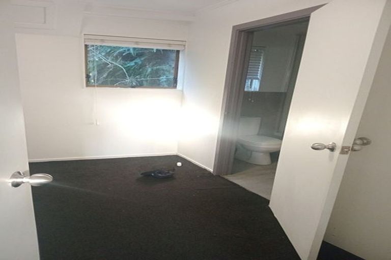 Photo of property in 16 Valhalla Drive, Beach Haven, Auckland, 0626