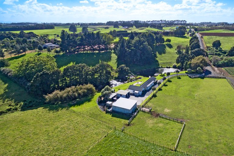 Photo of property in 110 Farmpark Road, Waiuku, 2681