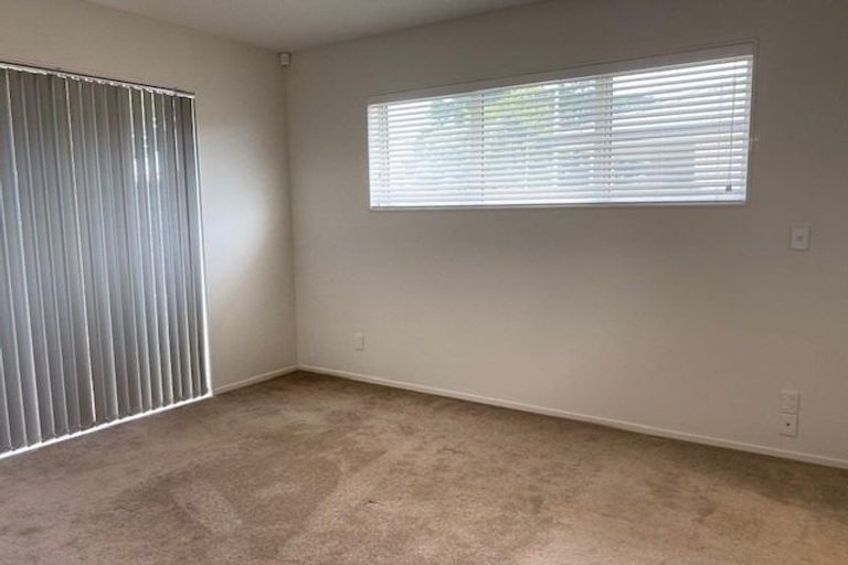 Photo of property in 1 Howden Lane, Golflands, Auckland, 2013