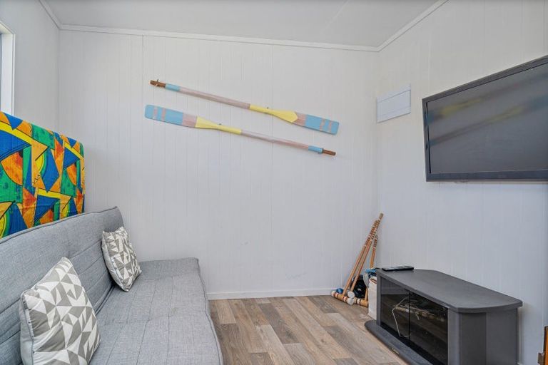 Photo of property in 113 Sands Crescent, Matarangi, Whitianga, 3592