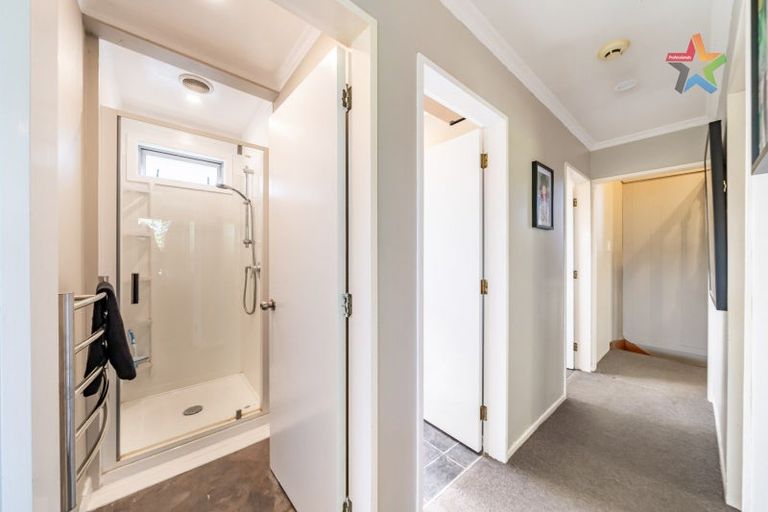 Photo of property in 172 Holborn Drive, Stokes Valley, Lower Hutt, 5019