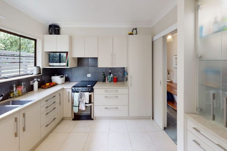 Photo of property in 1 Acton Place, Saint Johns Hill, Whanganui, 4500