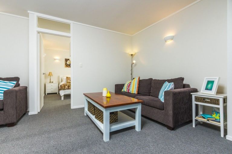 Photo of property in 14/18 Parr Terrace, Castor Bay, Auckland, 0620
