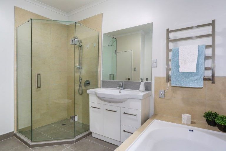 Photo of property in 27 Hakawai Avenue, Takanini, 2112