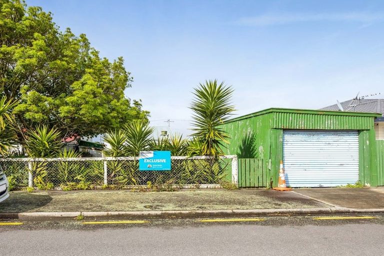 Photo of property in 20 Furlong Street, Hawera, 4610