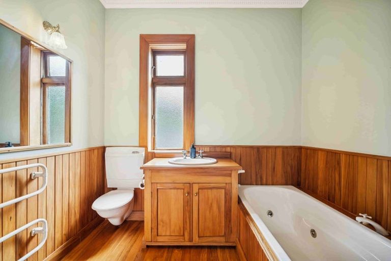 Photo of property in 32 Collingwood Street, Waterloo, Lower Hutt, 5011