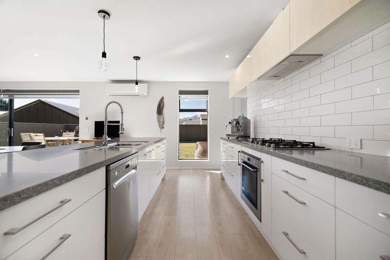 Photo of property in 11 Alice Burn Drive, Luggate, Cromwell, 9383