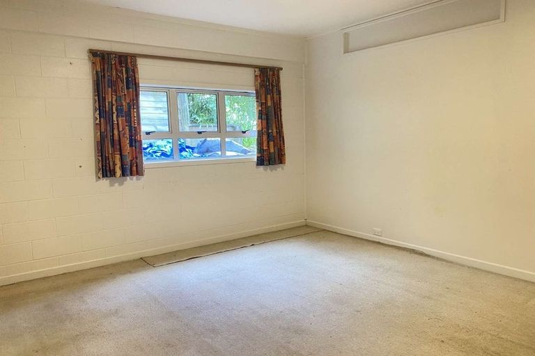 Photo of property in 89c Poplar Grove, Whalers Gate, New Plymouth, 4310