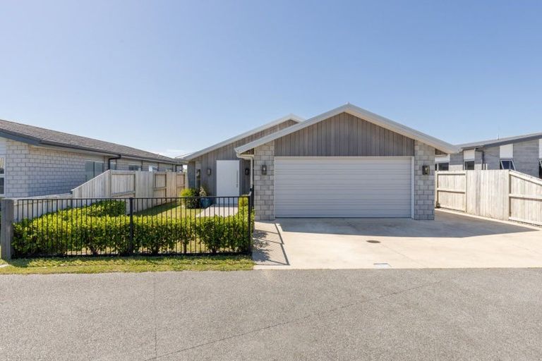 Photo of property in 19 Saddlers Way, Papamoa, 3118