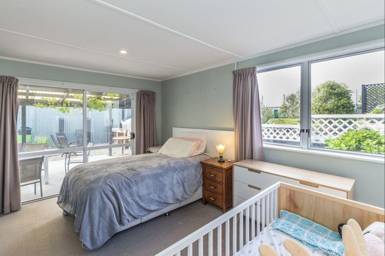 Photo of property in 5 Muapoko Street, Himatangi Beach, Foxton, 4891