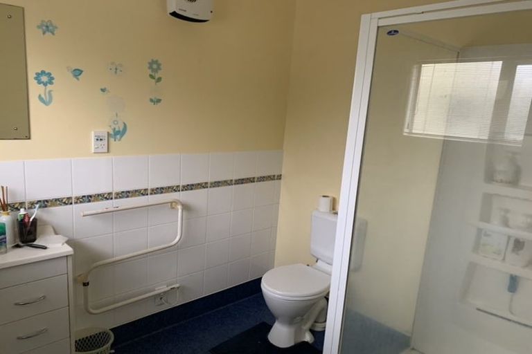 Photo of property in 41 Colchester Crescent, Newlands, Wellington, 6037