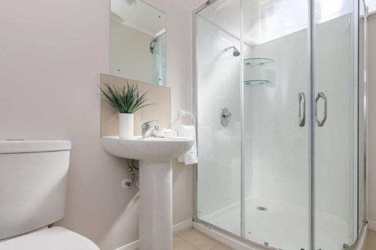 Photo of property in 35 Raroa Road, Kelburn, Wellington, 6012