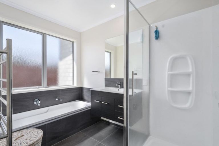 Photo of property in 78 Penetaka Heights, Pyes Pa, Tauranga, 3112