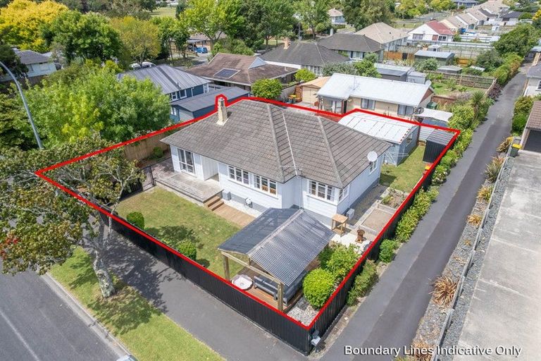 Photo of property in 194 Clarkin Road, Fairfield, Hamilton, 3214