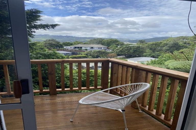 Photo of property in 8 Westra View, Tawa, Wellington, 5028