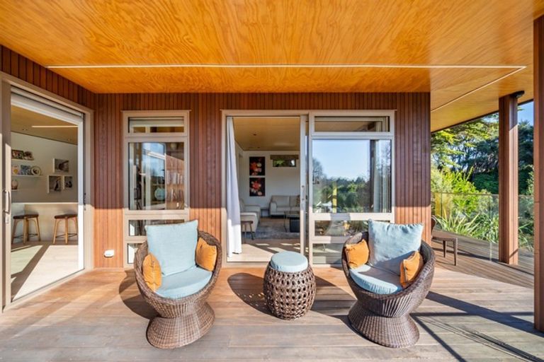 Photo of property in 10 Ferndale Drive, Waikanae, 5036