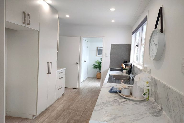 Photo of property in 28 Woodford Avenue, Brookfield, Tauranga, 3110