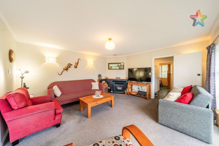 Photo of property in 81 Horoeka Street, Stokes Valley, Lower Hutt, 5019