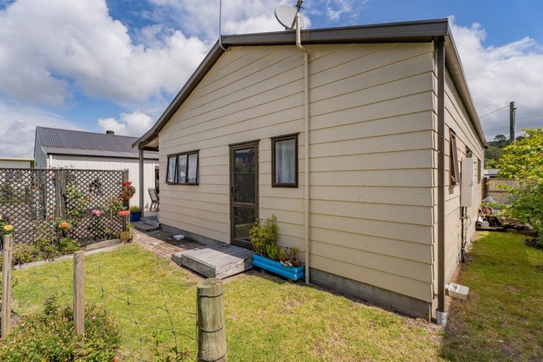 Photo of property in 3 Captain Cook Road, Cooks Beach, Whitianga, 3591