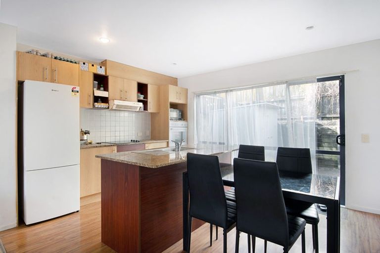 Photo of property in 11 Rakich Place, Henderson, Auckland, 0612