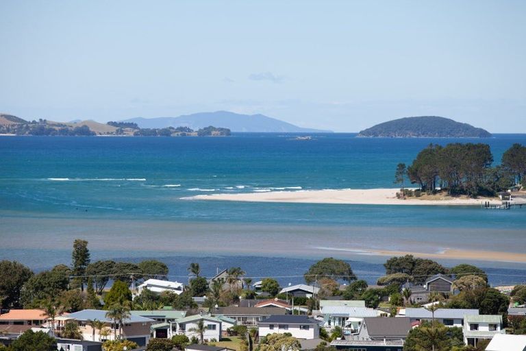 Photo of property in 6 Mason Rise, Tairua, 3508