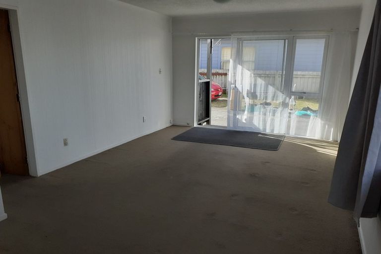 Photo of property in 1/192 Onepu Road, Lyall Bay, Wellington, 6022