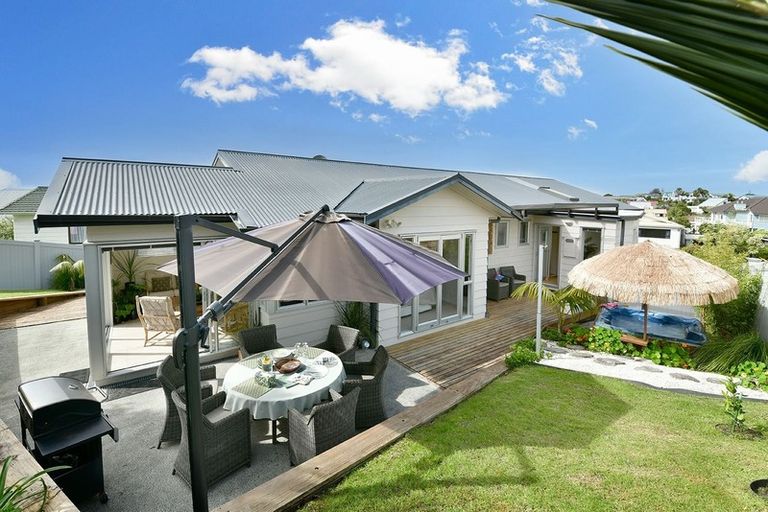 Photo of property in 18 Tamatea Drive, Snells Beach, 0920