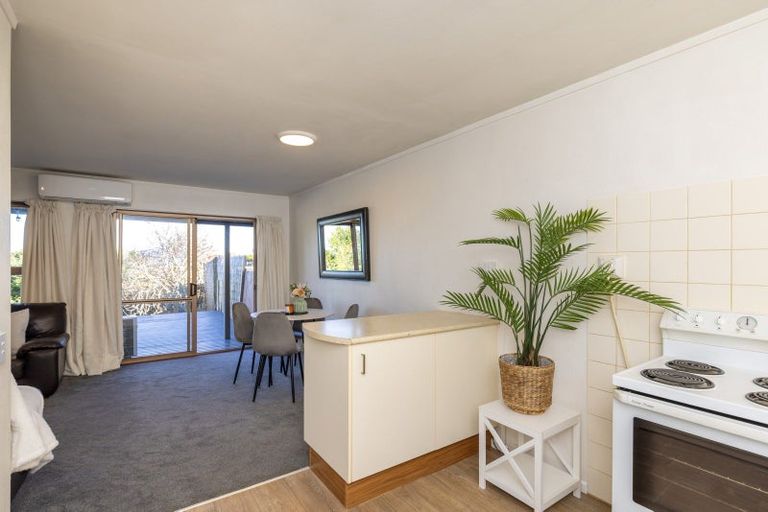 Photo of property in 30a Kakariki Grove, Waikanae, 5036