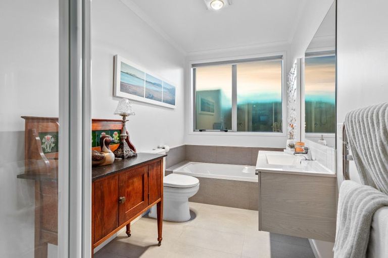 Photo of property in 114 Kennedy Road, Pyes Pa, Tauranga, 3112