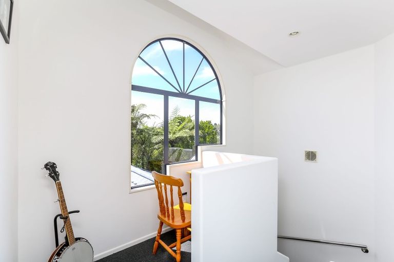 Photo of property in 3 Park View, Ferndale, New Plymouth, 4310