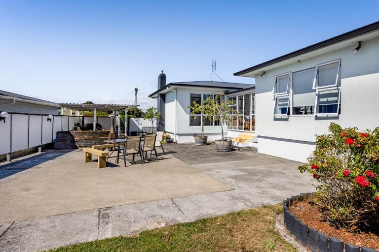 Photo of property in 8 Mahoe Street, Strandon, New Plymouth, 4312