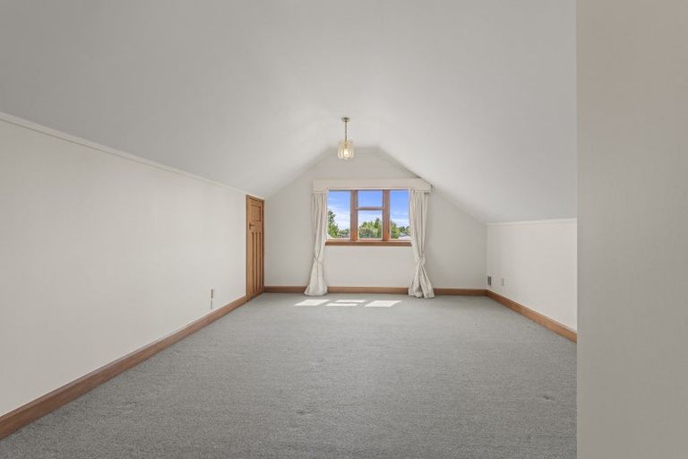 Photo of property in 35 Manapouri Crescent, Hokowhitu, Palmerston North, 4410