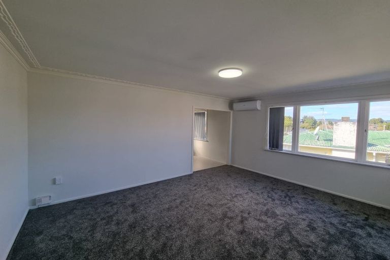 Photo of property in 11 Orchard Rise, Rosehill, Papakura, 2113