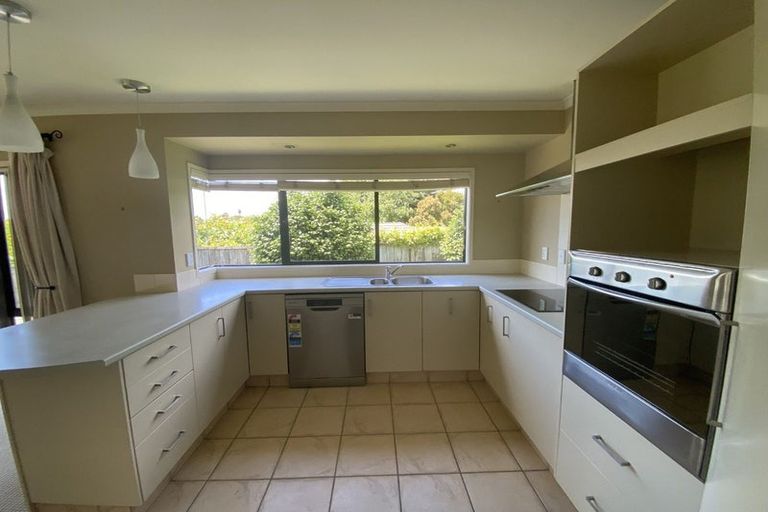 Photo of property in 14 Hawk Place, Welcome Bay, Tauranga, 3112