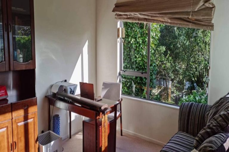 Photo of property in 2 Myers Grove, Churton Park, Wellington, 6037