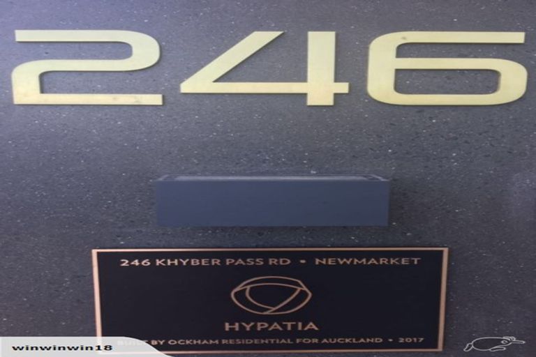 Photo of property in 1014 Great North Road, Point Chevalier, Auckland, 1022