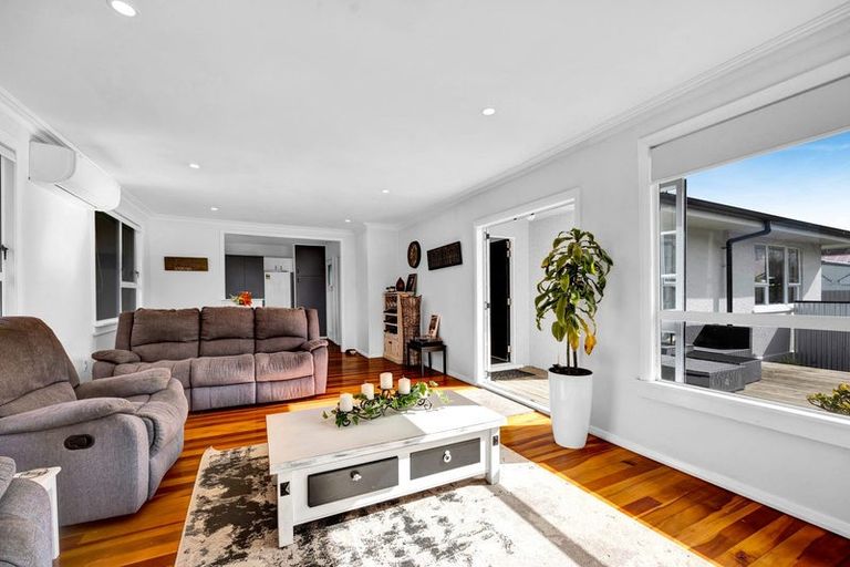 Photo of property in 16 Dives Avenue, Hawera, 4610