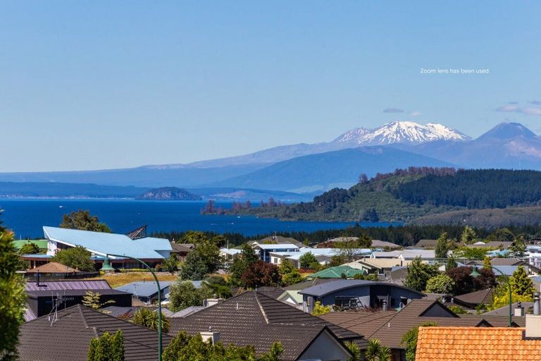 Photo of property in 9 Carpentras Way, Nukuhau, Taupo, 3330