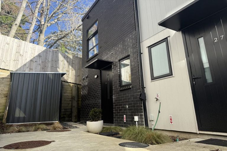 Photo of property in 25 Tokai Place, Glen Eden, 0602