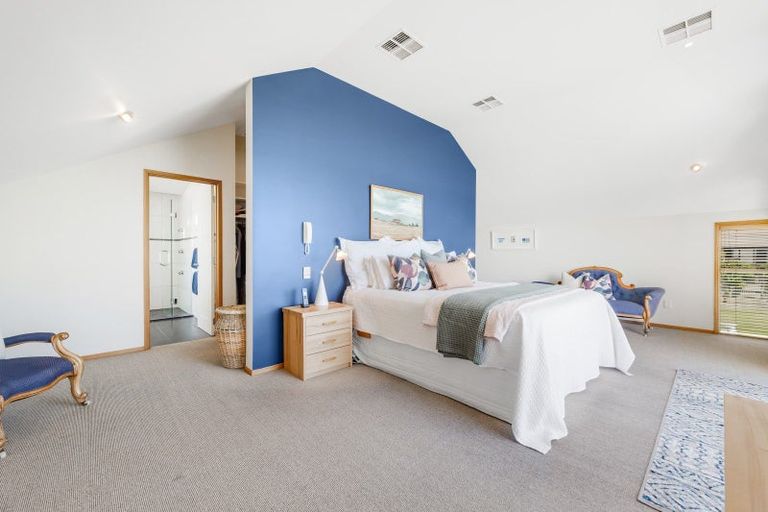 Photo of property in 33 Takutai Avenue, Half Moon Bay, Auckland, 2012