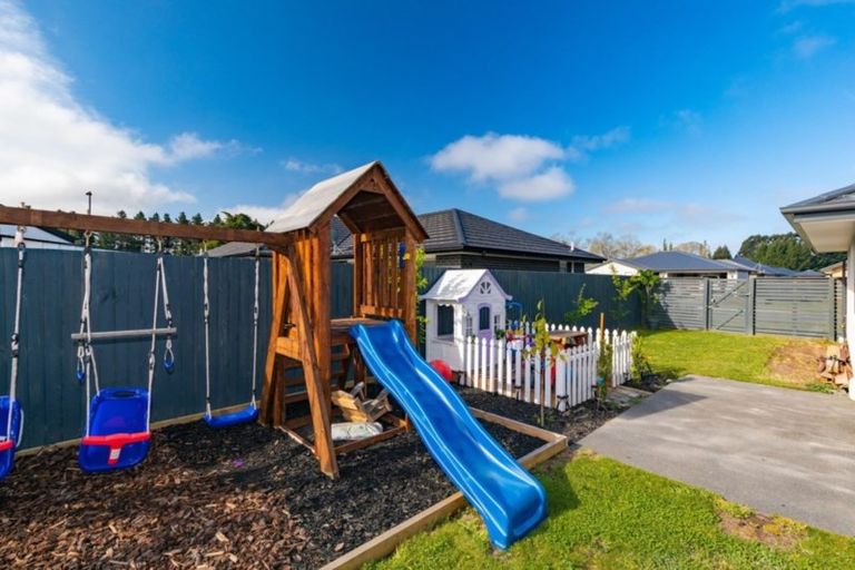 Photo of property in 43 Makawe Roa Street, Marshland, Christchurch, 8083