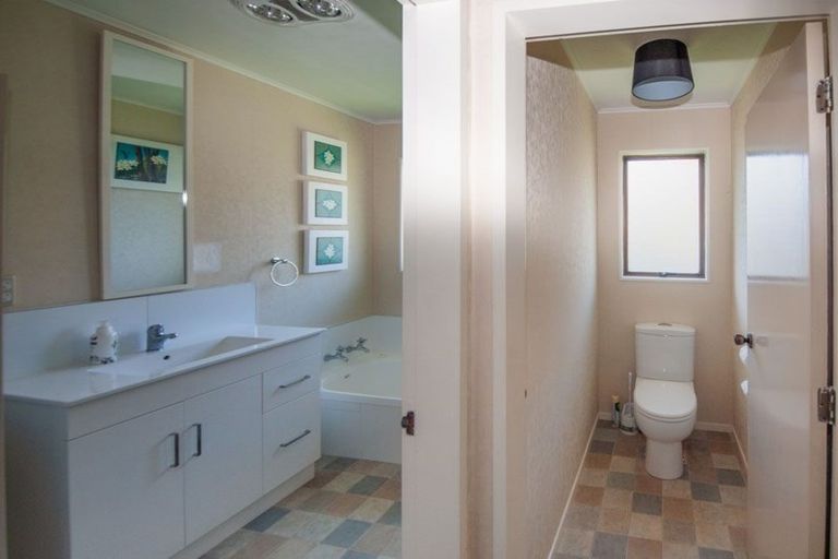 Photo of property in 13 Vincent Street, Waterloo, Lower Hutt, 5011