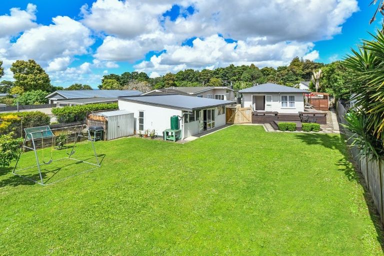 Photo of property in 2 Hillcrest Grove, Hillpark, Auckland, 2102
