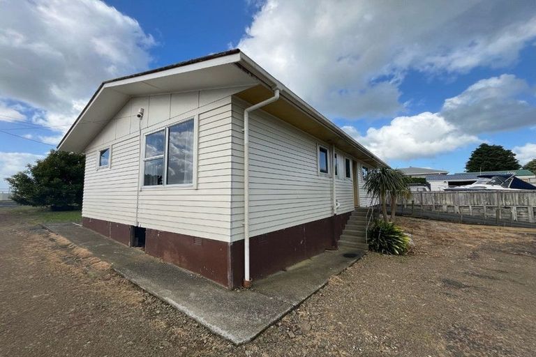 Photo of property in 17 France Street, Waiuku, 2123