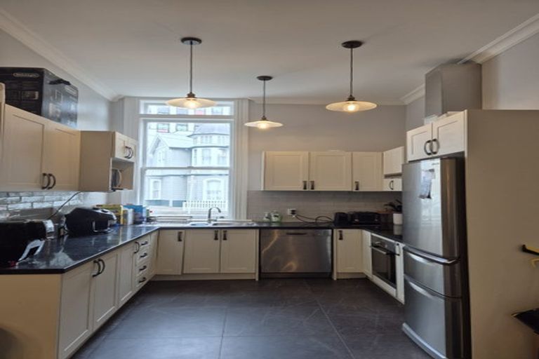 Photo of property in 15 Portland Crescent, Thorndon, Wellington, 6011