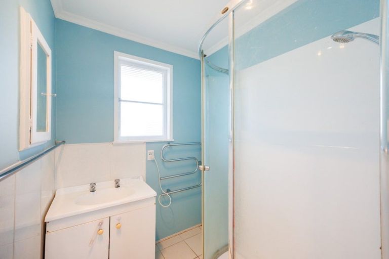 Photo of property in 34 Ruamahanga Crescent, Terrace End, Palmerston North, 4410