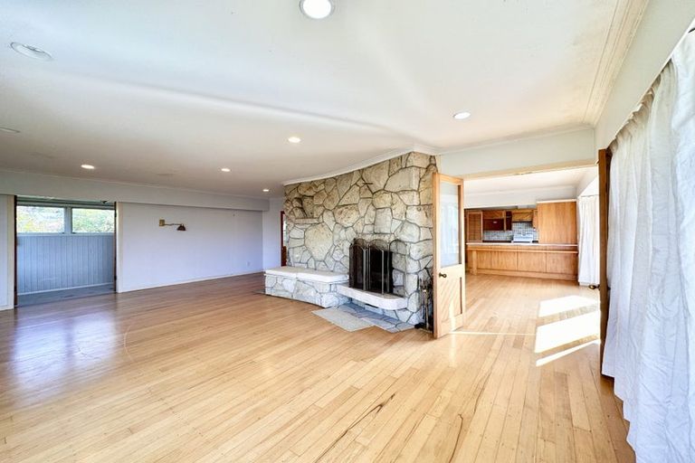 Photo of property in 13 Peter Terrace, Castor Bay, Auckland, 0620