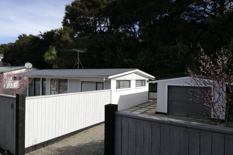 Photo of property in 41 Cochrane Avenue, Arkles Bay, Whangaparaoa, 0932