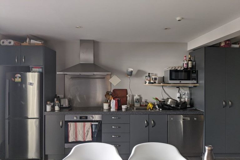 Photo of property in 3/35 Home Street, Mount Victoria, Wellington, 6011